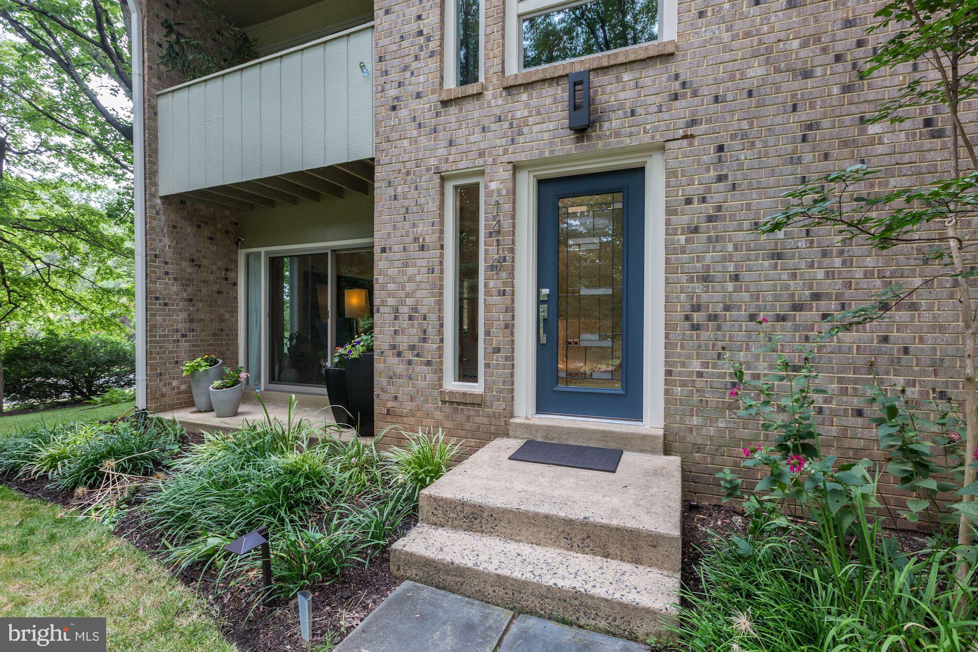 1410 Wolftrap Run Road Vienna, VA 22182 - Photo 2 of 51 Front exterior