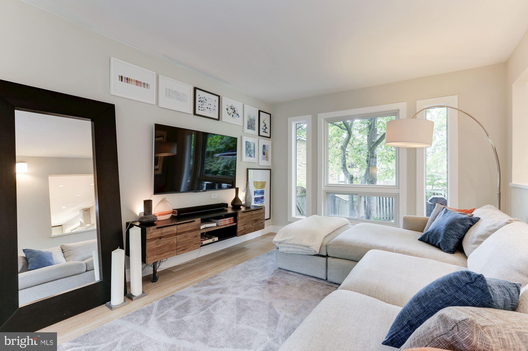 1410 Wolftrap Run Road Vienna, VA 22182 - Photo 11 of 51 Living room