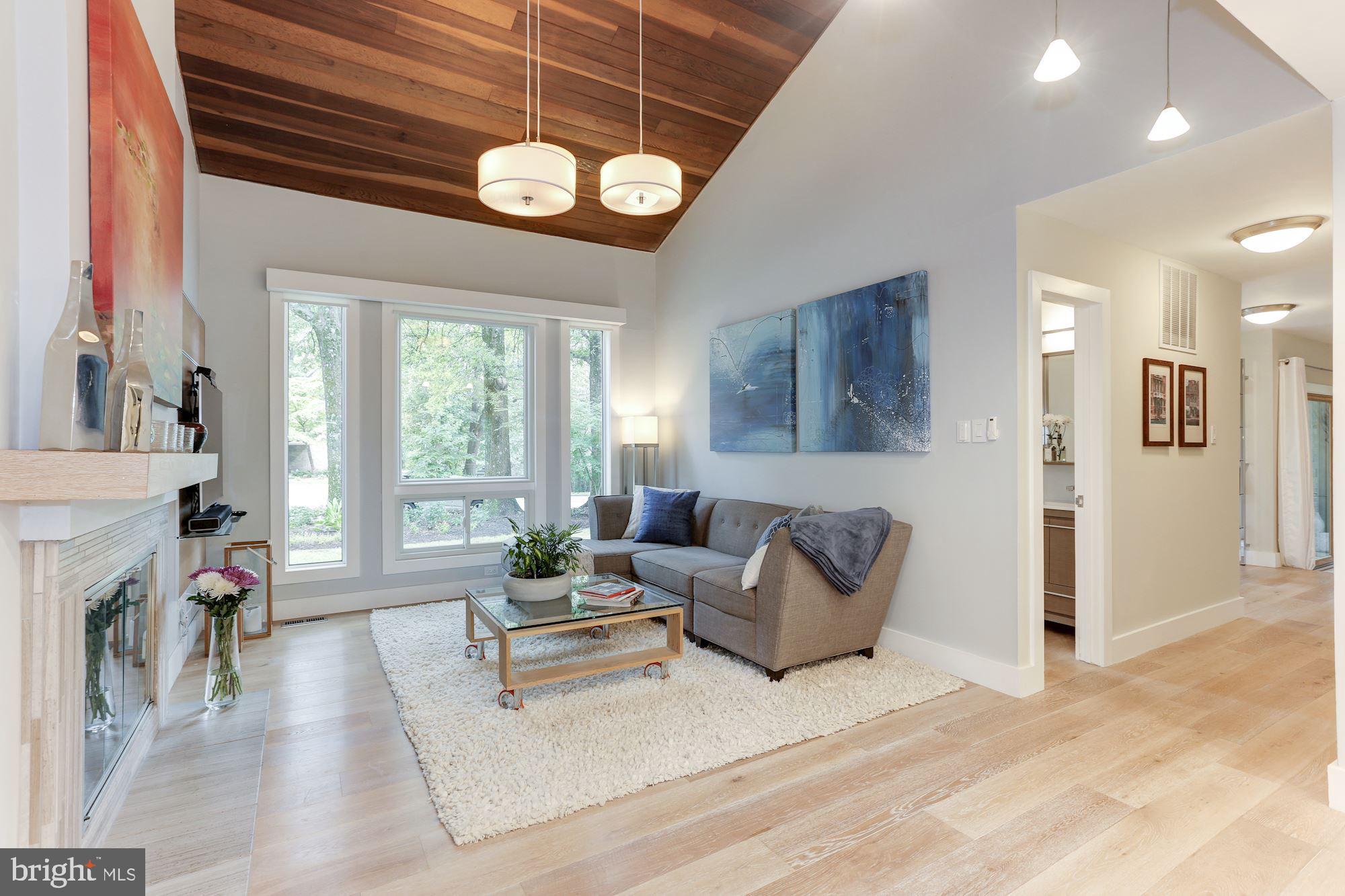 1410 Wolftrap Run Road Vienna, VA 22182 - Photo 25 of 51 Family room