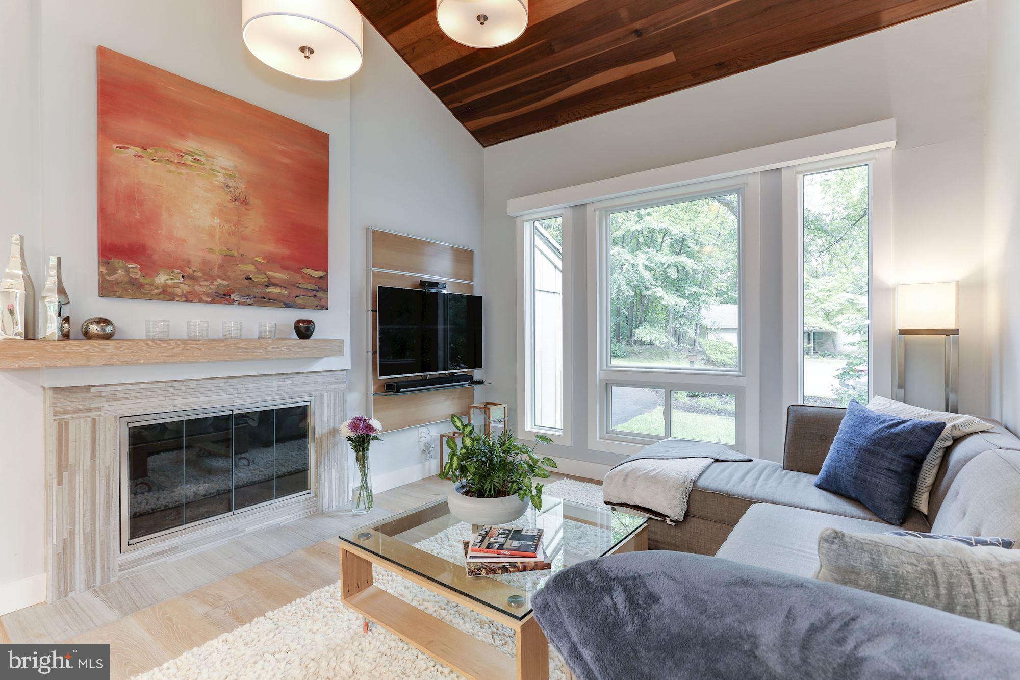 1410 Wolftrap Run Road Vienna, VA 22182 - Photo 28 of 51 Family room