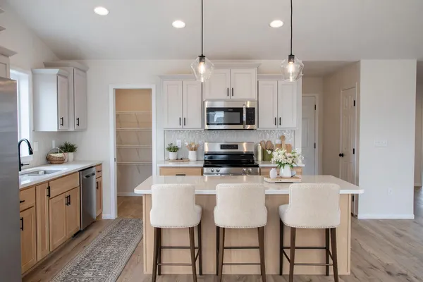 $499,999 | 1474 66th Avenue South, Fargo, ND 58104