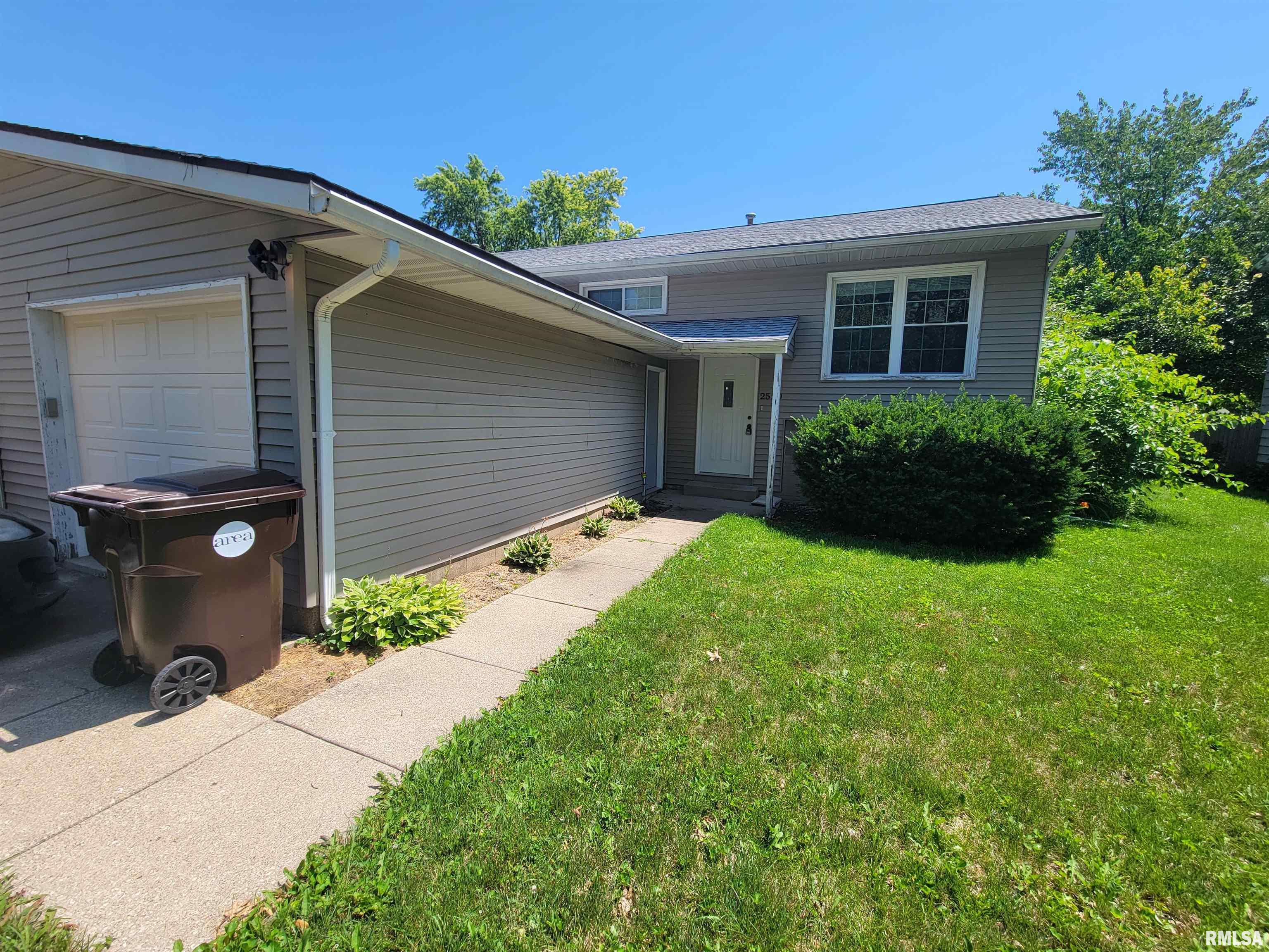 2520 South Skyway Road Peoria, IL 61607 - Photo 1 of 10 Gallery Image 1