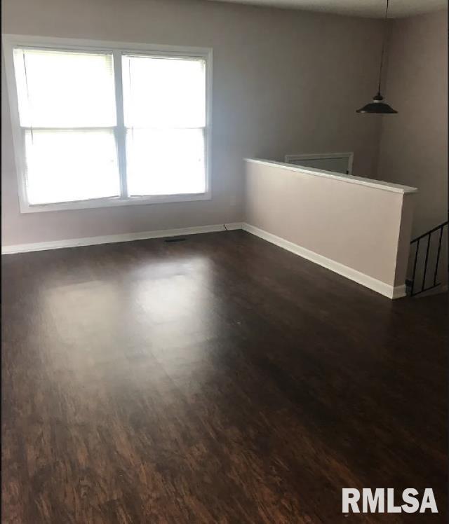 2520 South Skyway Road Peoria, IL 61607 - Photo 4 of 10 Gallery Image 4