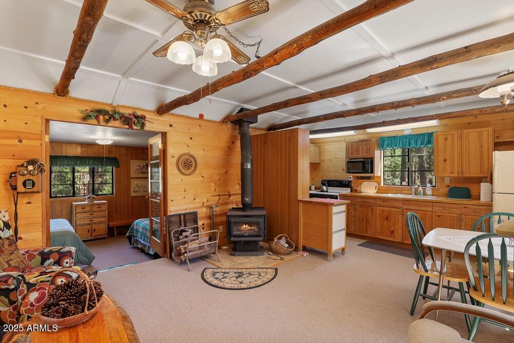 287 South Lookout Trail Payson, AZ 85541 - Photo 12 of 32 a group of people sitting in a room