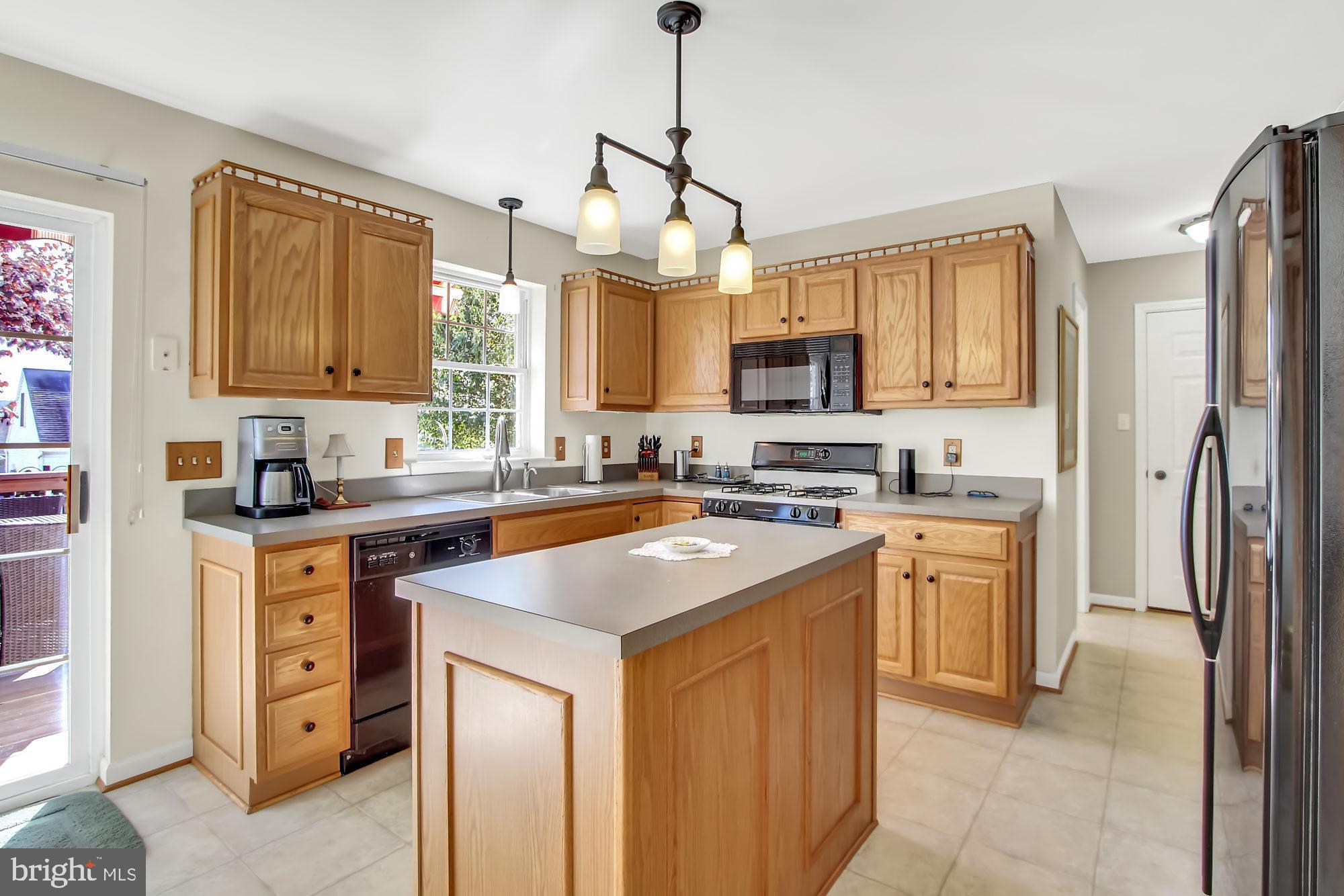 5315 Board Road Mount Wolf, PA 17347 - Photo 8 of 28 Gallery Image 8