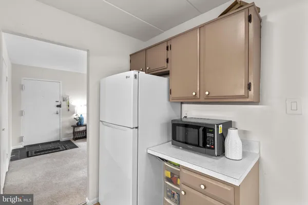 $285,000 | 6280 Edsall Road, Unit 301, Alexandria, VA 22312