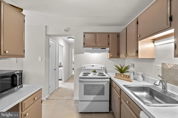 $285,000 | 6280 Edsall Road, Unit 301, Alexandria, VA 22312