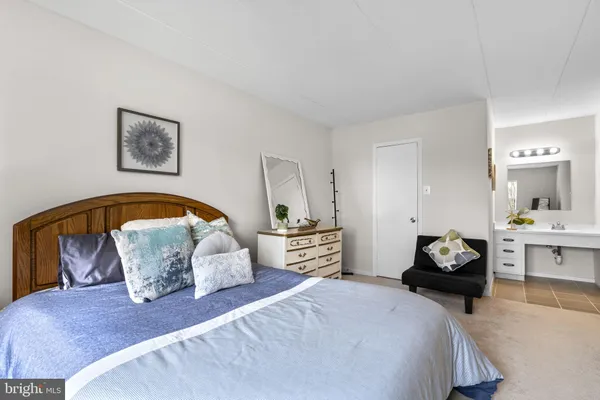 $285,000 | 6280 Edsall Road, Unit 301, Alexandria, VA 22312
