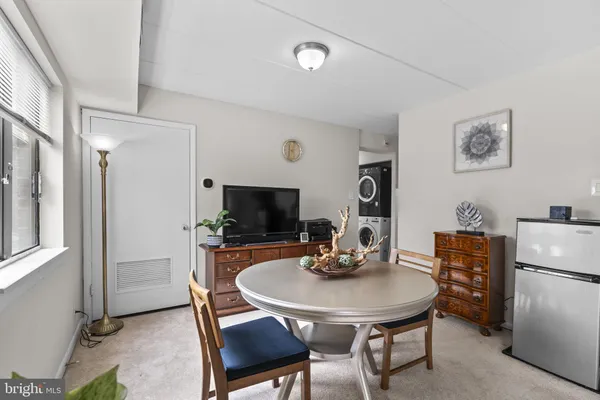 $285,000 | 6280 Edsall Road, Unit 301, Alexandria, VA 22312