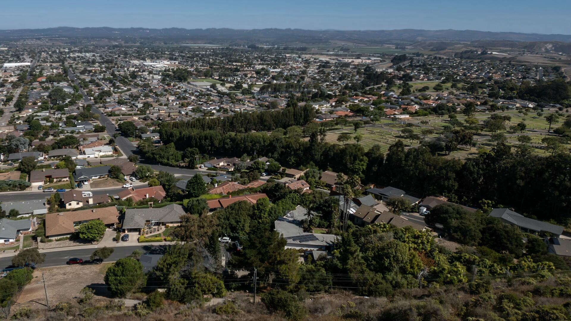 34 Cambridge Drive Lompoc, CA 93436 - Photo 25 of 26 an aerial view of multiple house