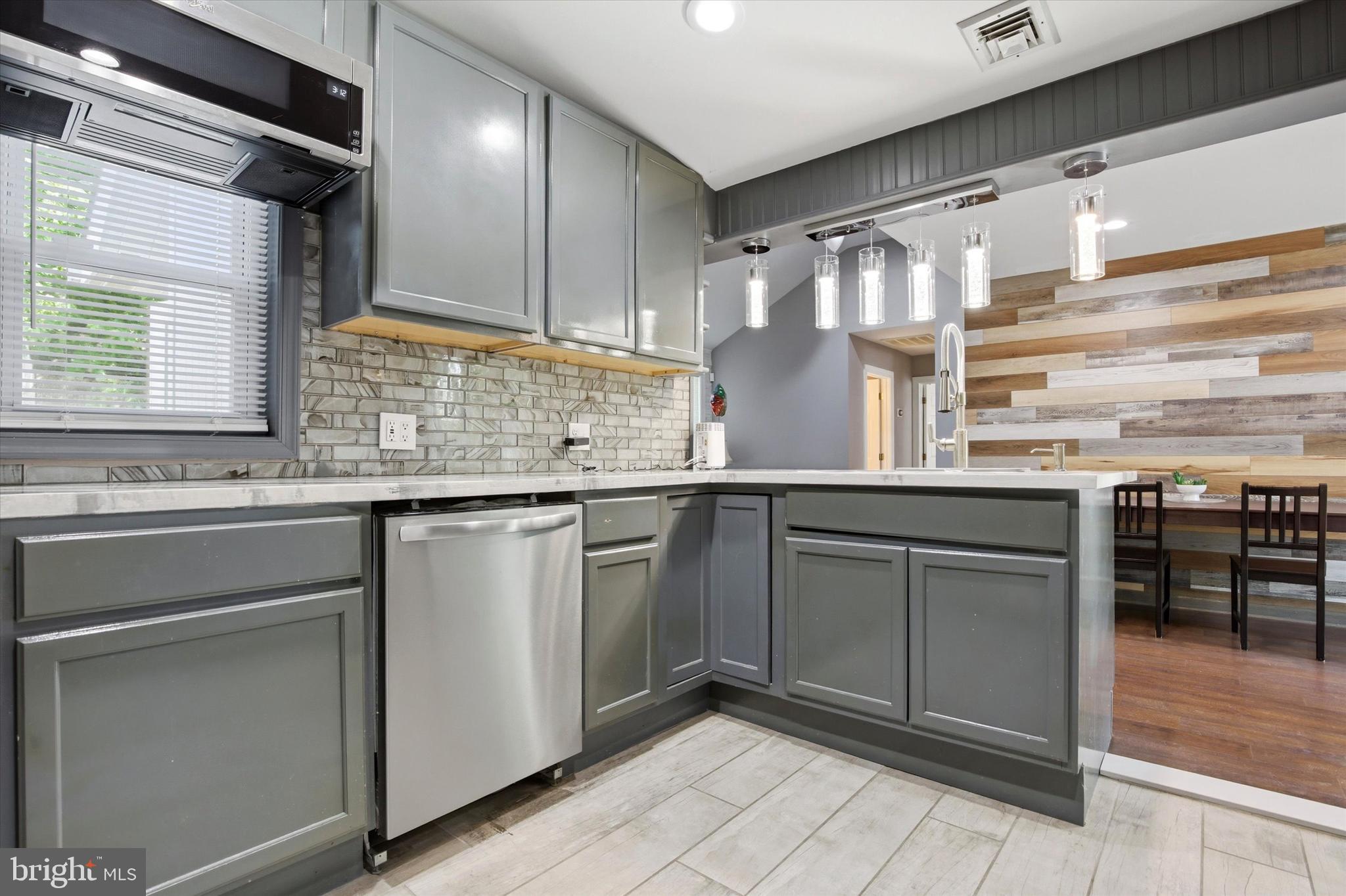 320 Maple Street Warminster, PA 18974 - Photo 14 of 26 In law suite - Updated kitchen