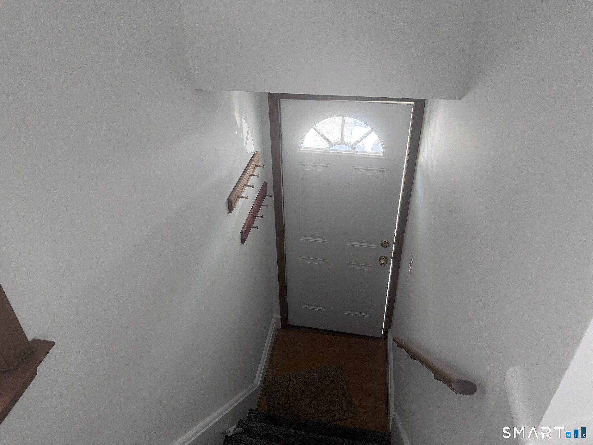 124 Thorpe Street Fairfield, CT 06824 - Photo 3 of 23 a view of small space