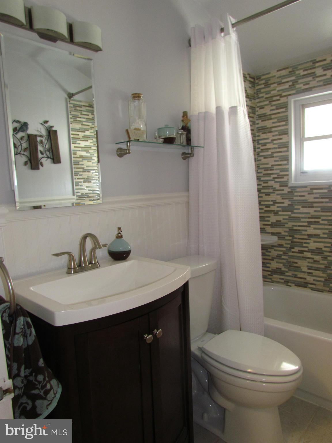 1908 Holborn Road Baltimore, MD 21222 - Photo 11 of 23 Bath