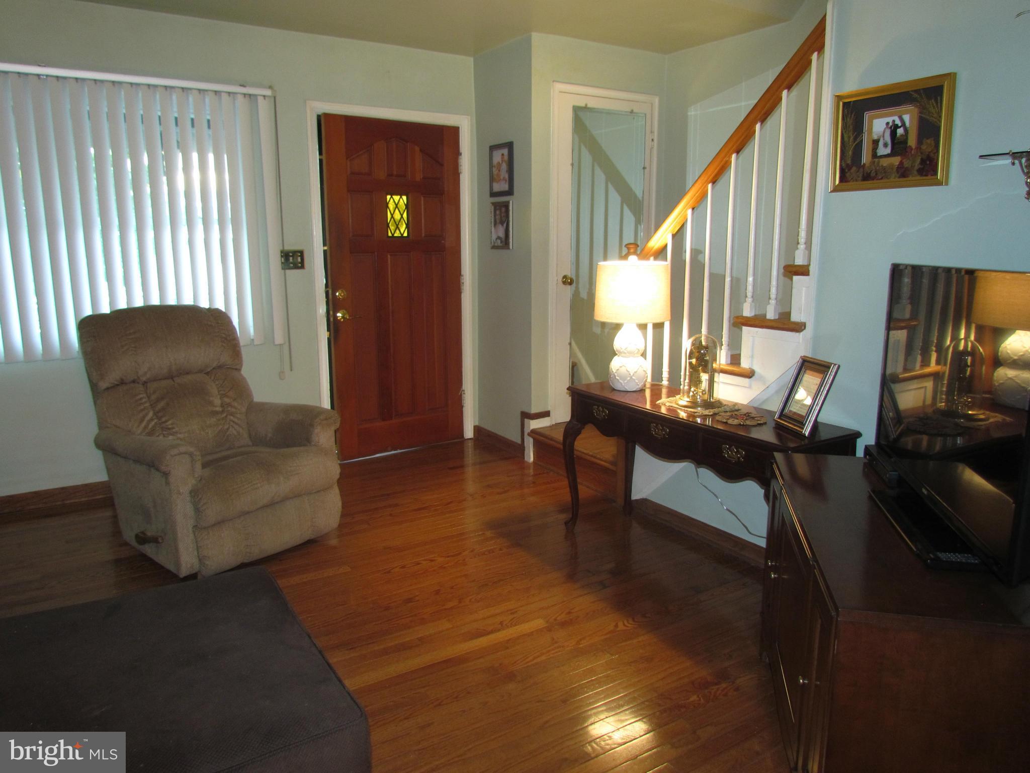 1908 Holborn Road Baltimore, MD 21222 - Photo 7 of 23 Living Room