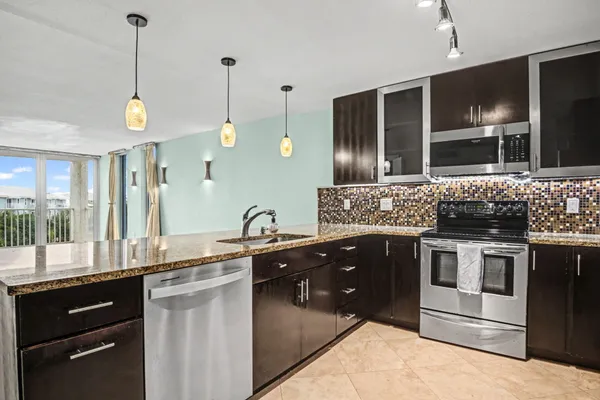 $500,000 | 30 Moreno Point Road, Unit 306B, Destin, FL 32541