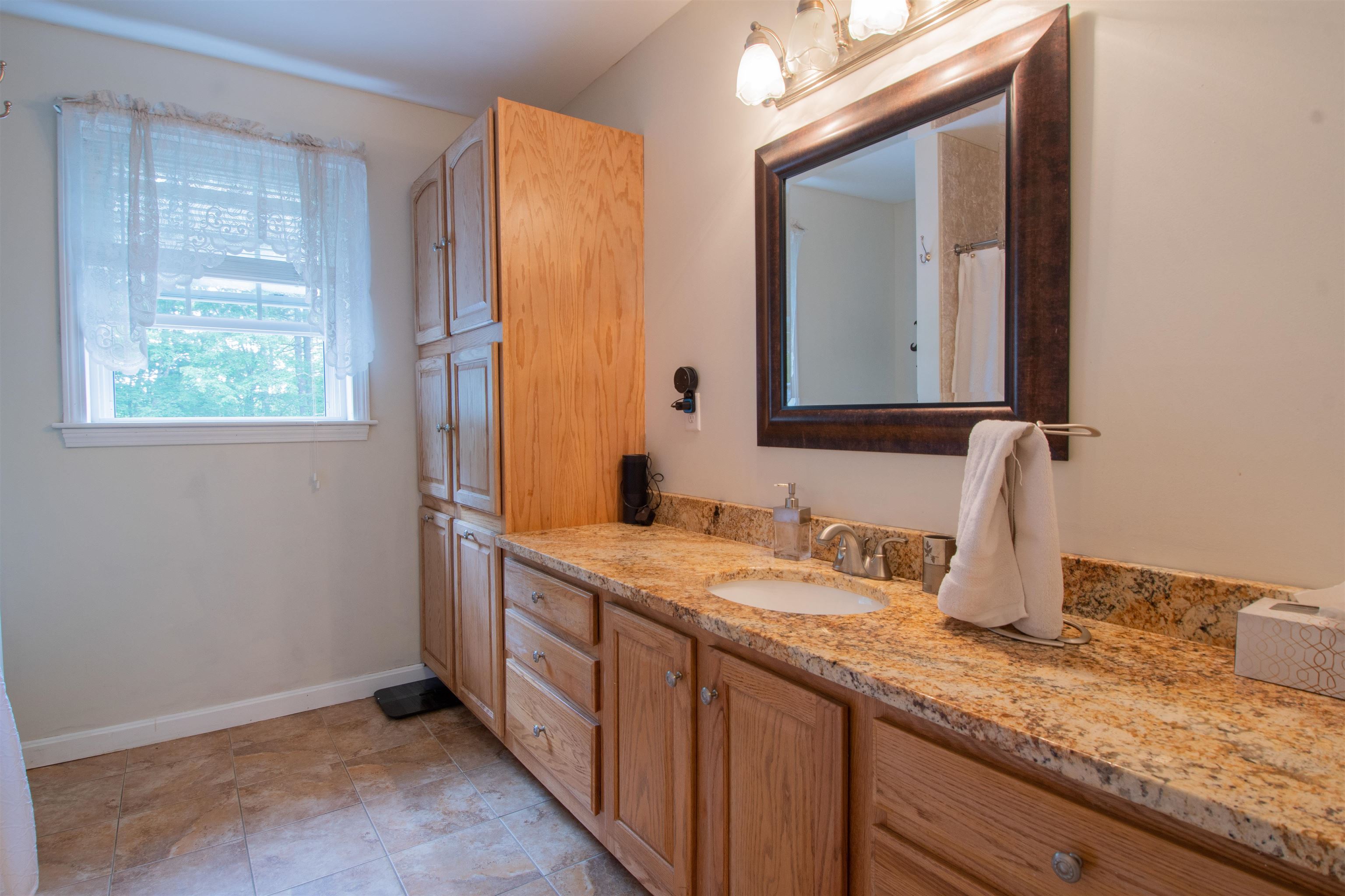 18 Rhodora Drive Amherst, NH 03031 - Photo 24 of 34