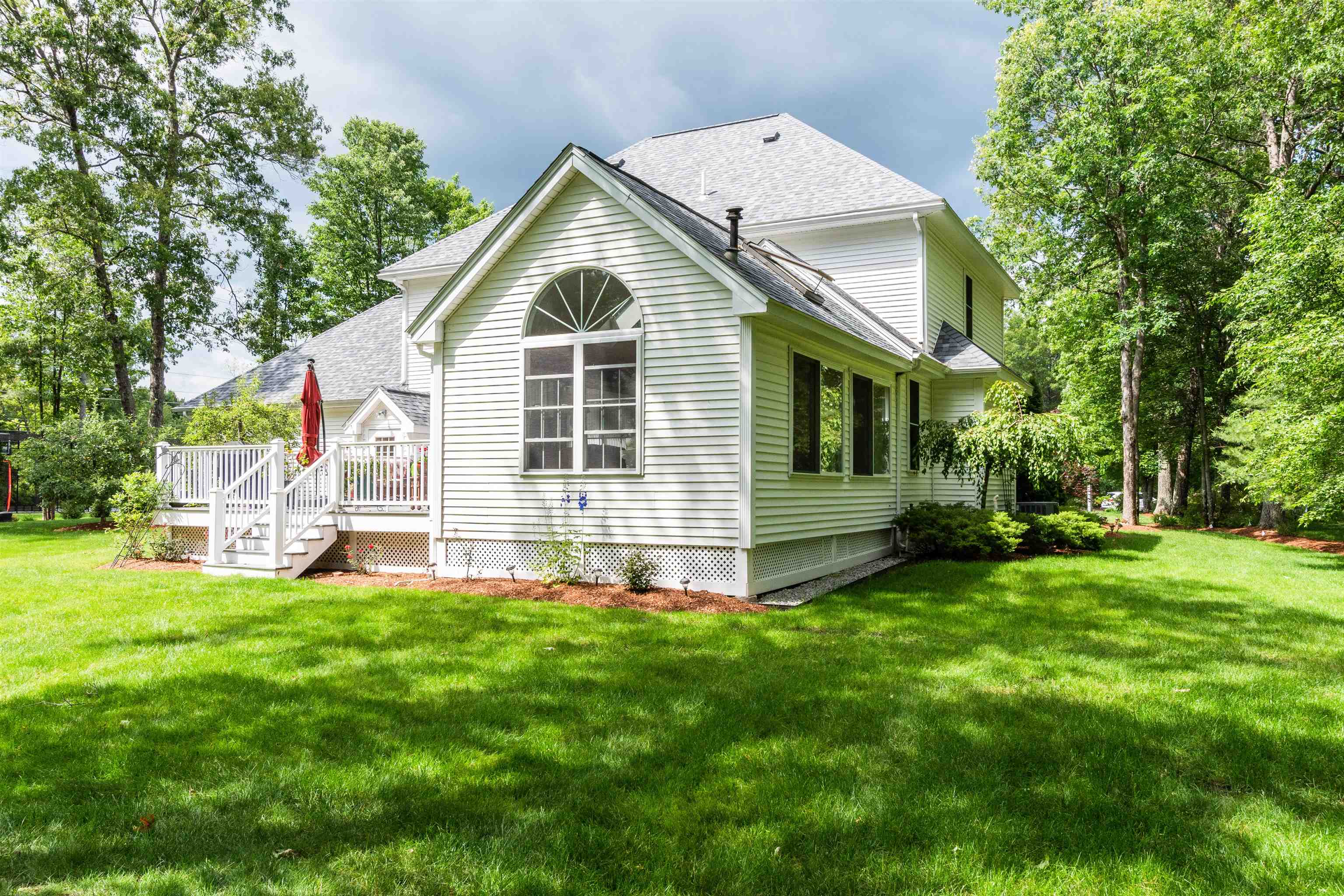 18 Rhodora Drive Amherst, NH 03031 - Photo 31 of 34