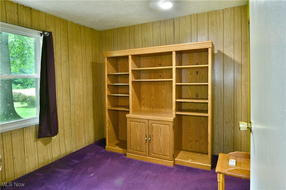5578 Shaffer Road Northwest Warren, OH 44481 - Photo 32 of 48 View of closet