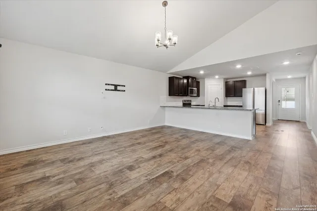 $2,100 | 208 Washita River, Cibolo, TX 78108