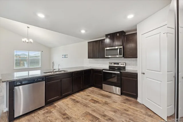 $2,100 | 208 Washita River, Cibolo, TX 78108