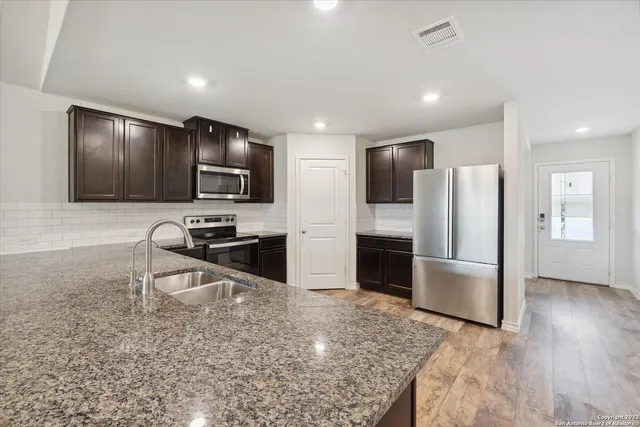 $2,100 | 208 Washita River, Cibolo, TX 78108