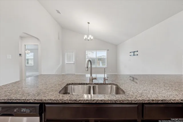 $2,100 | 208 Washita River, Cibolo, TX 78108