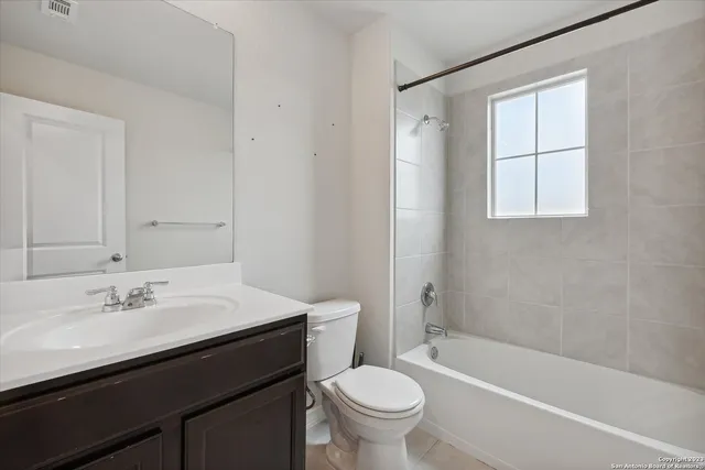 $2,100 | 208 Washita River, Cibolo, TX 78108