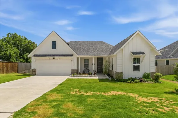 $627,000 | 411 West Harwood Road, Euless, TX 76039