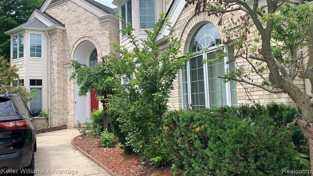458 Belle Meade Road Troy, MI 48098 - Photo 2 of 2