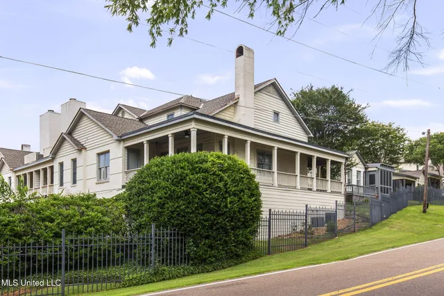 $375,000 | 107 Lakepointe Drive, Madison, MS 39110