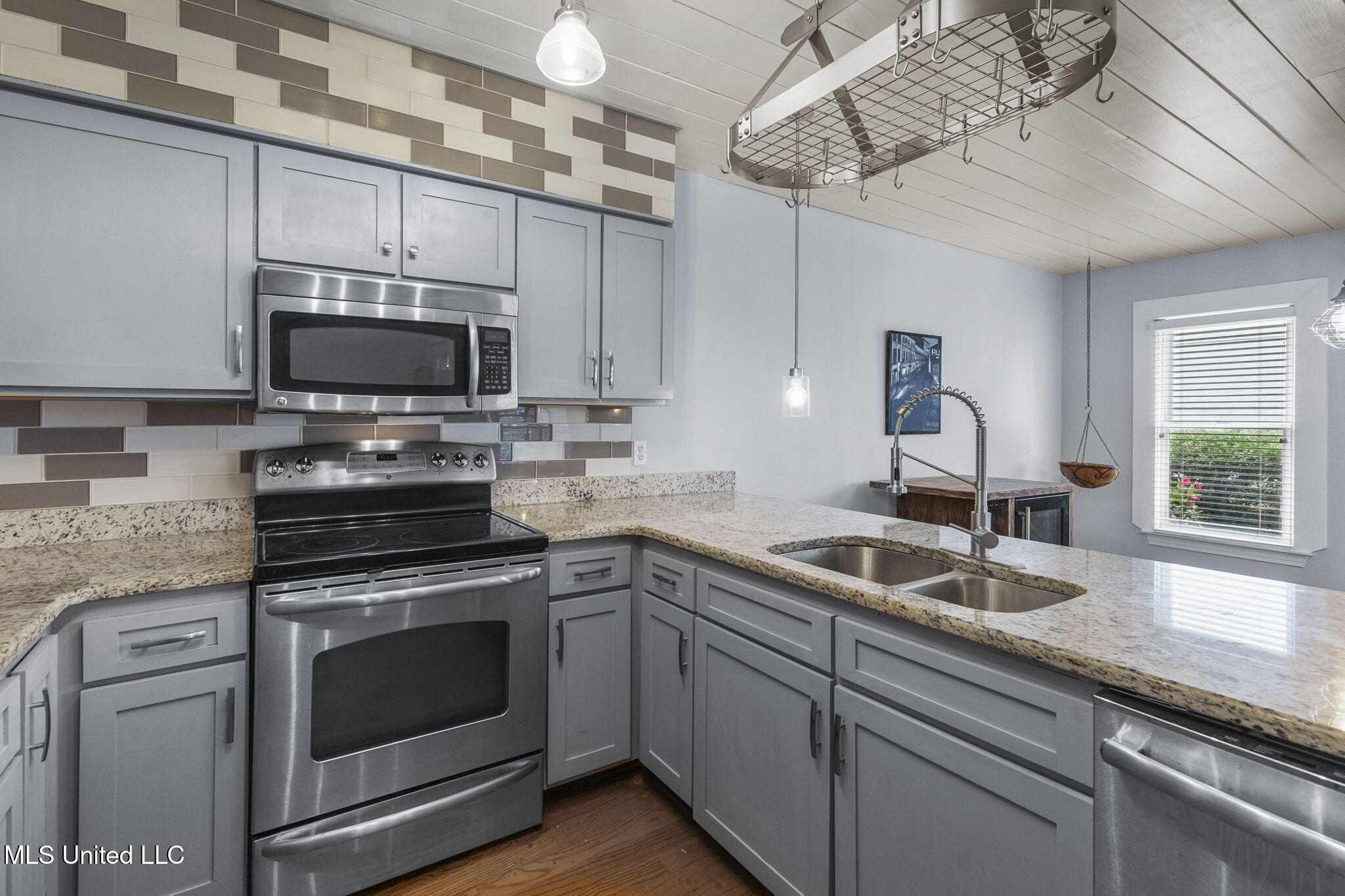 107 Lakepointe Drive Madison, MS 39110 - Photo 12 of 80 13-web-or-mls-107 Lakepointe-11