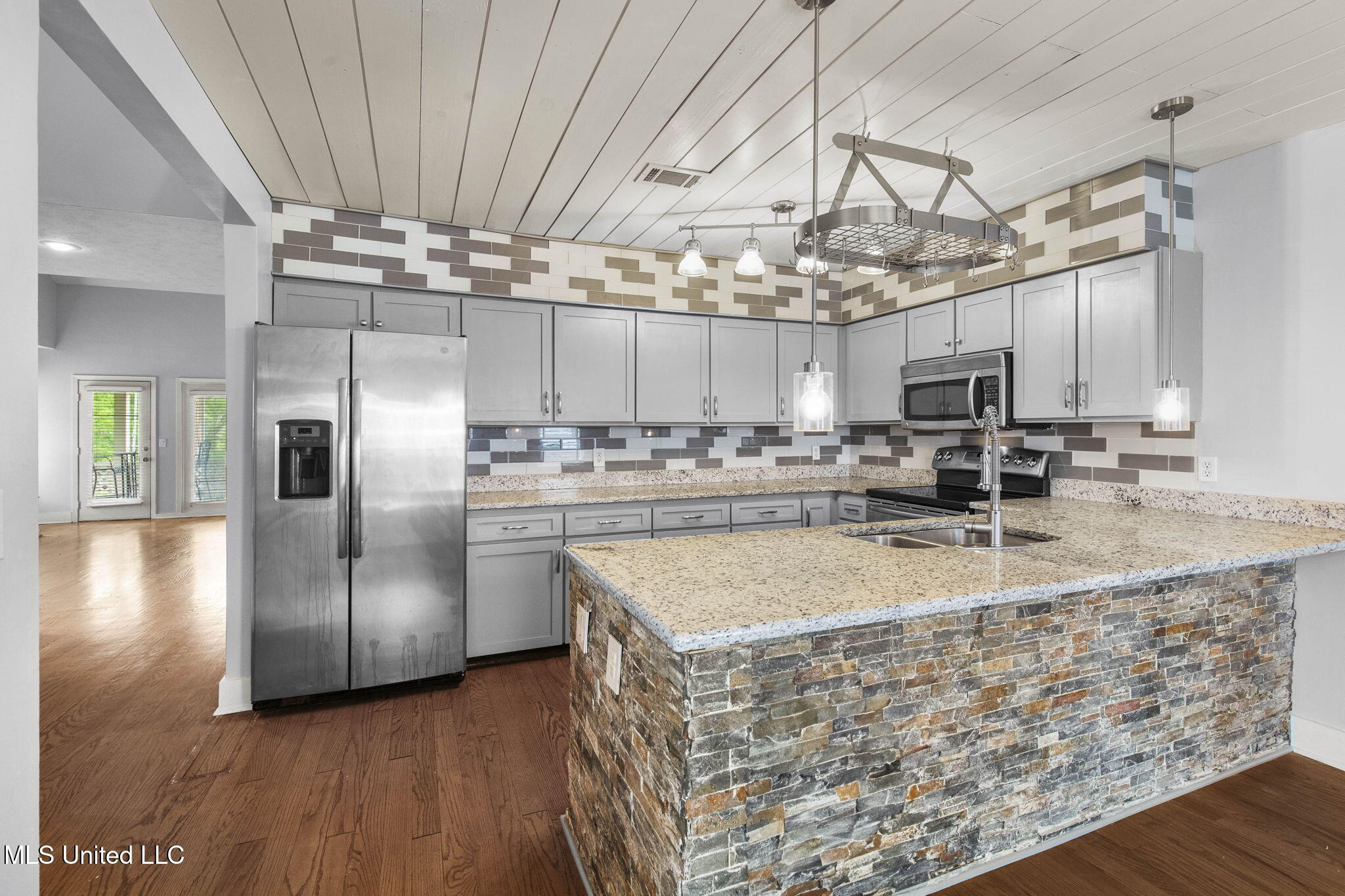 107 Lakepointe Drive Madison, MS 39110 - Photo 16 of 80 18-web-or-mls-107 Lakepointe-15