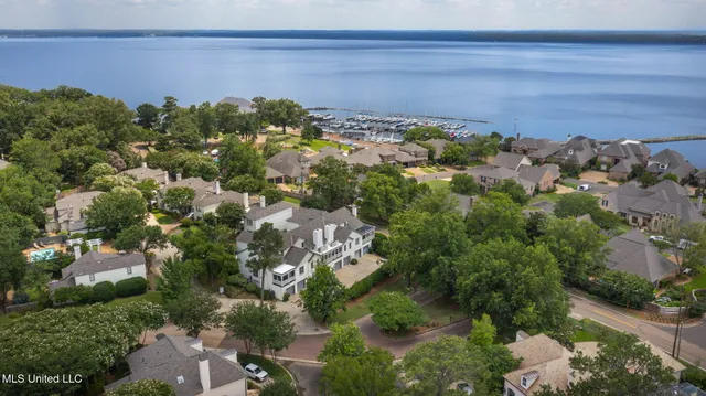 $375,000 | 107 Lakepointe Drive, Madison, MS 39110