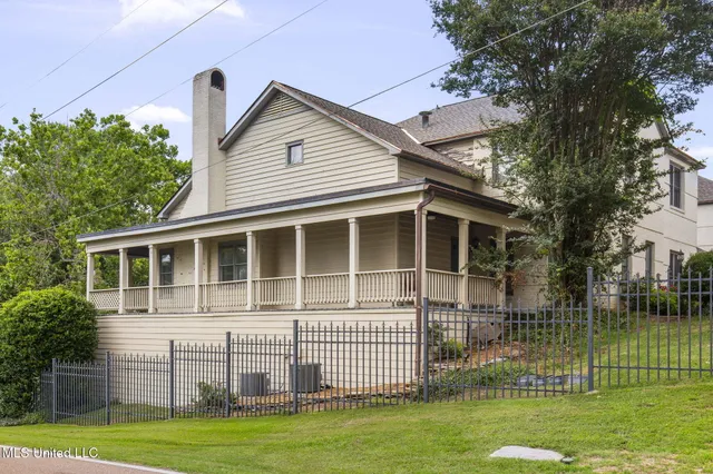 $375,000 | 107 Lakepointe Drive, Madison, MS 39110