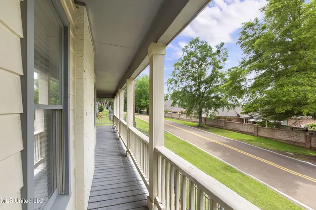 $375,000 | 107 Lakepointe Drive, Madison, MS 39110