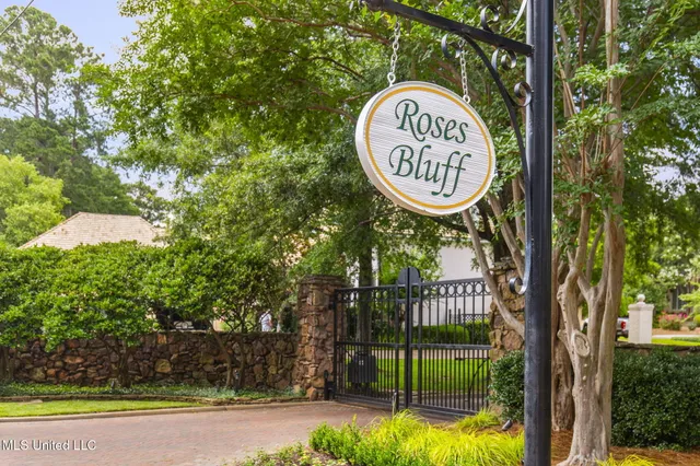 $375,000 | 107 Lakepointe Drive, Madison, MS 39110