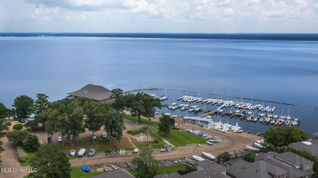 $375,000 | 107 Lakepointe Drive, Madison, MS 39110