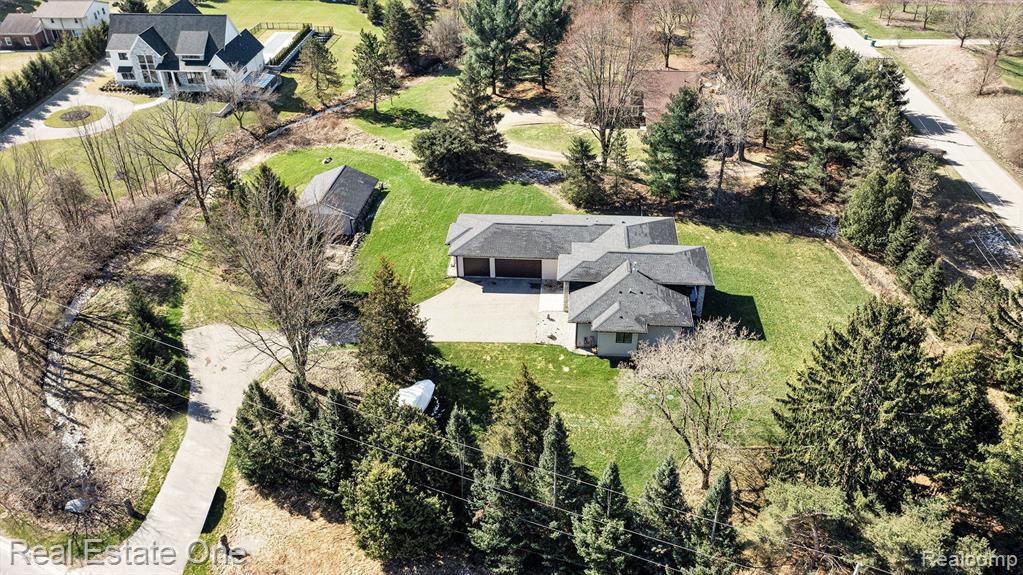 8481 Holcomb Road Clarkston, MI 48348 - Photo 29 of 32