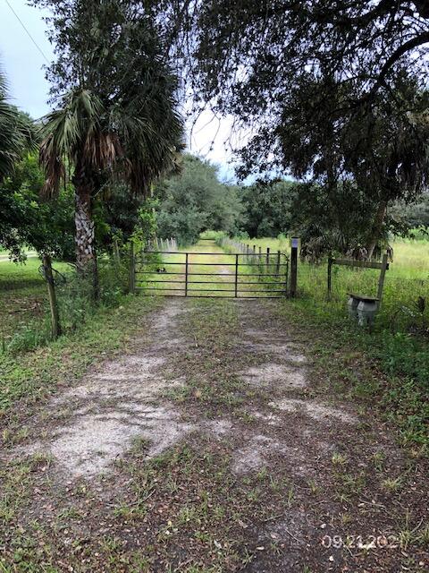 4716 Windmill Road Loxahatchee, FL 33470 - Photo 2 of 22 IMG_5516