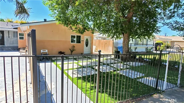 $2,000 | 18116 Schoenborn Street, Northridge, CA 91325