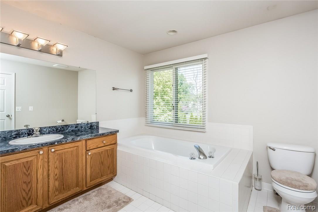 3830 Beechcrest Road Rochester, MI 48309 - Photo 31 of 53 035-2770648-medium.jpg