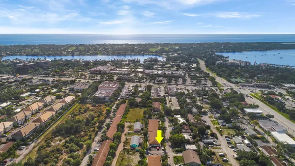 $1,950 | 1919 Doffer Lane, Unit 1933, Juno Ridge, FL 33408