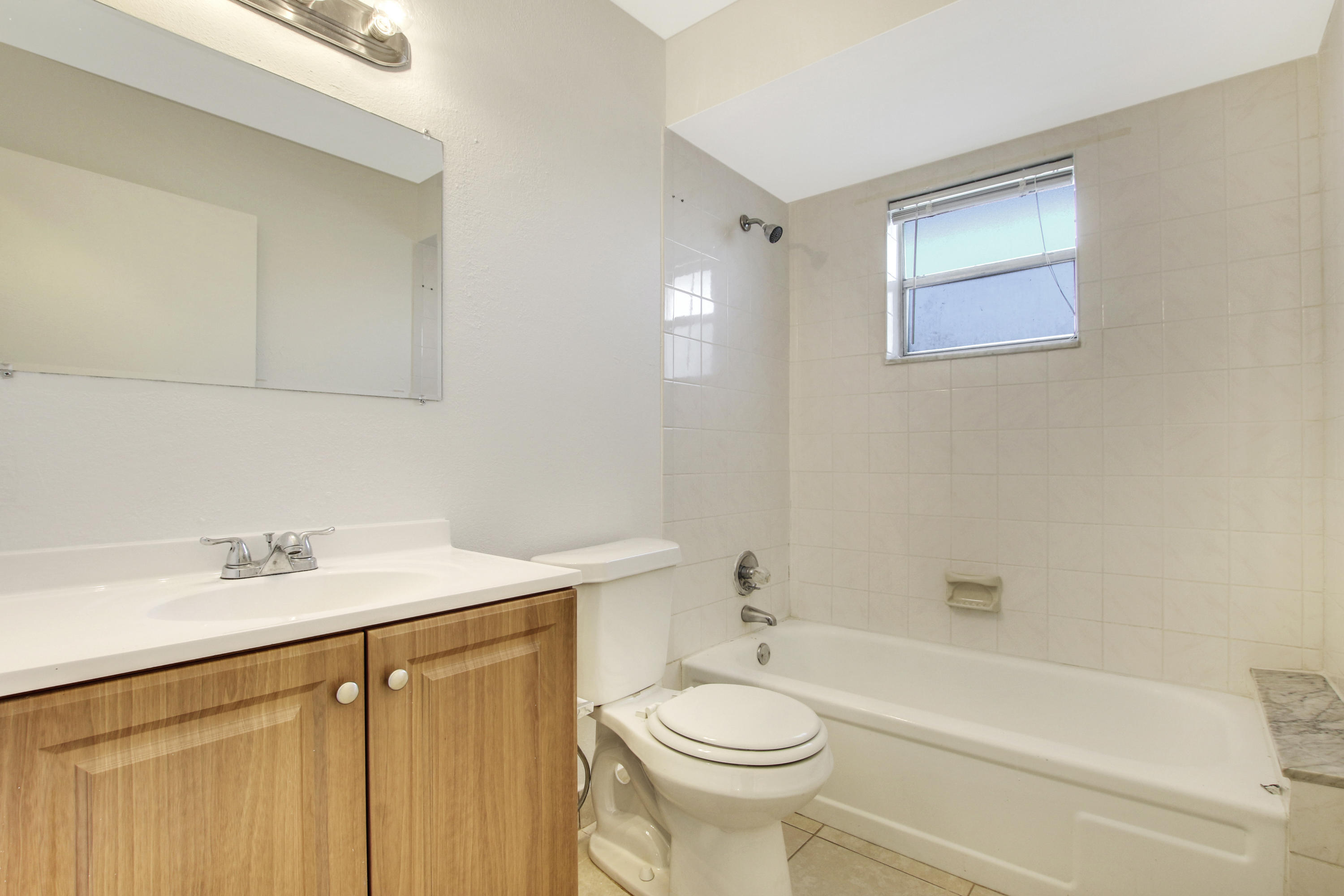 1919 Doffer Lane, Unit 1933 Juno Ridge, FL 33408 - Photo 5 of 13 bath