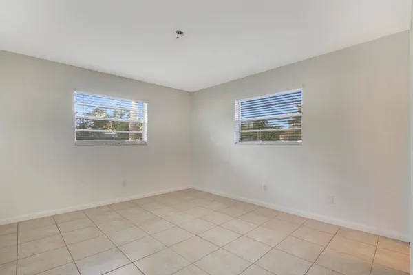 $1,950 | 1919 Doffer Lane, Unit 1933, Juno Ridge, FL 33408