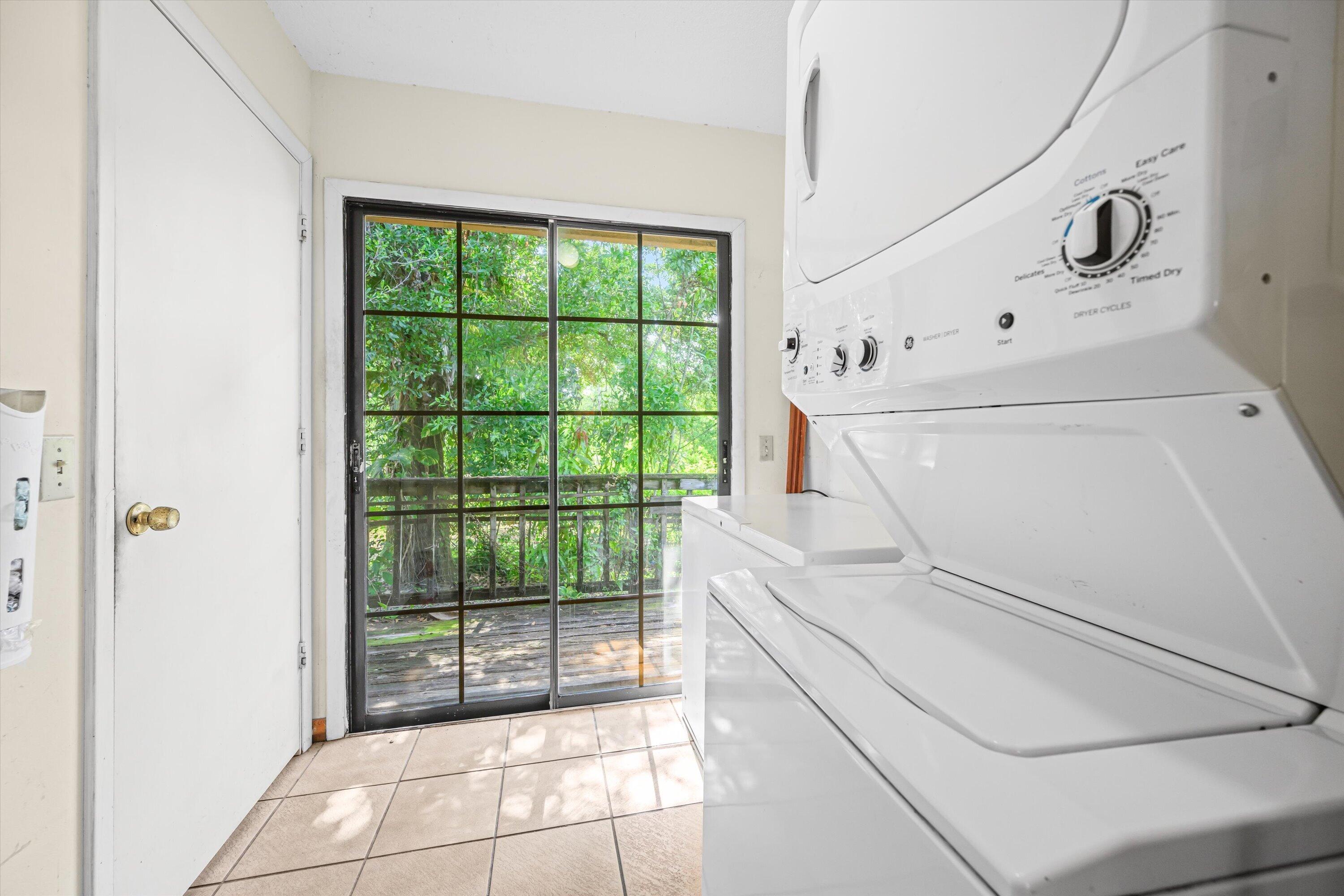 1814 A Road Loxahatchee Groves, FL 33470 - Photo 19 of 38 Laundry