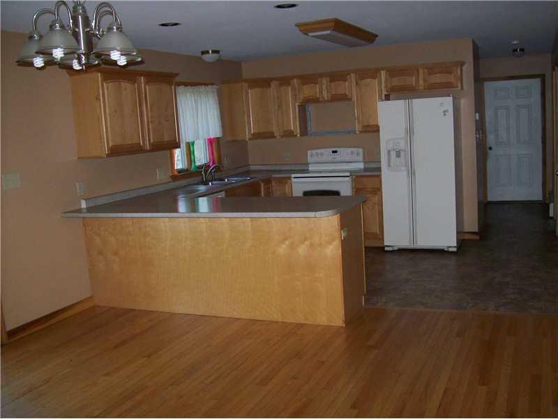 92 White House Crossing Road Topsham, ME 04086 - Photo 11 of 25 Kitchen.
