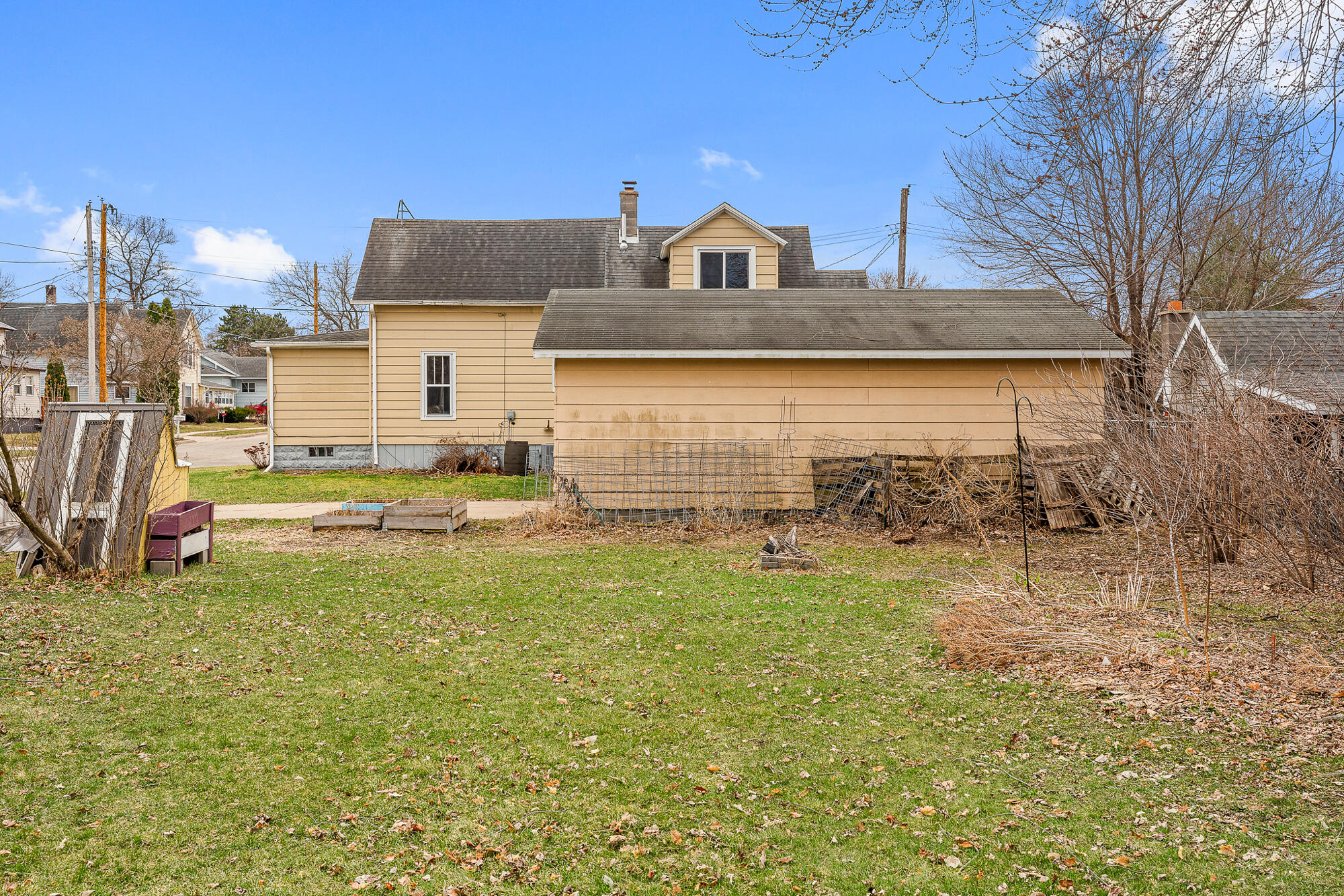 818 Long Court Sparta, WI 54656 - Photo 21 of 26 large lot