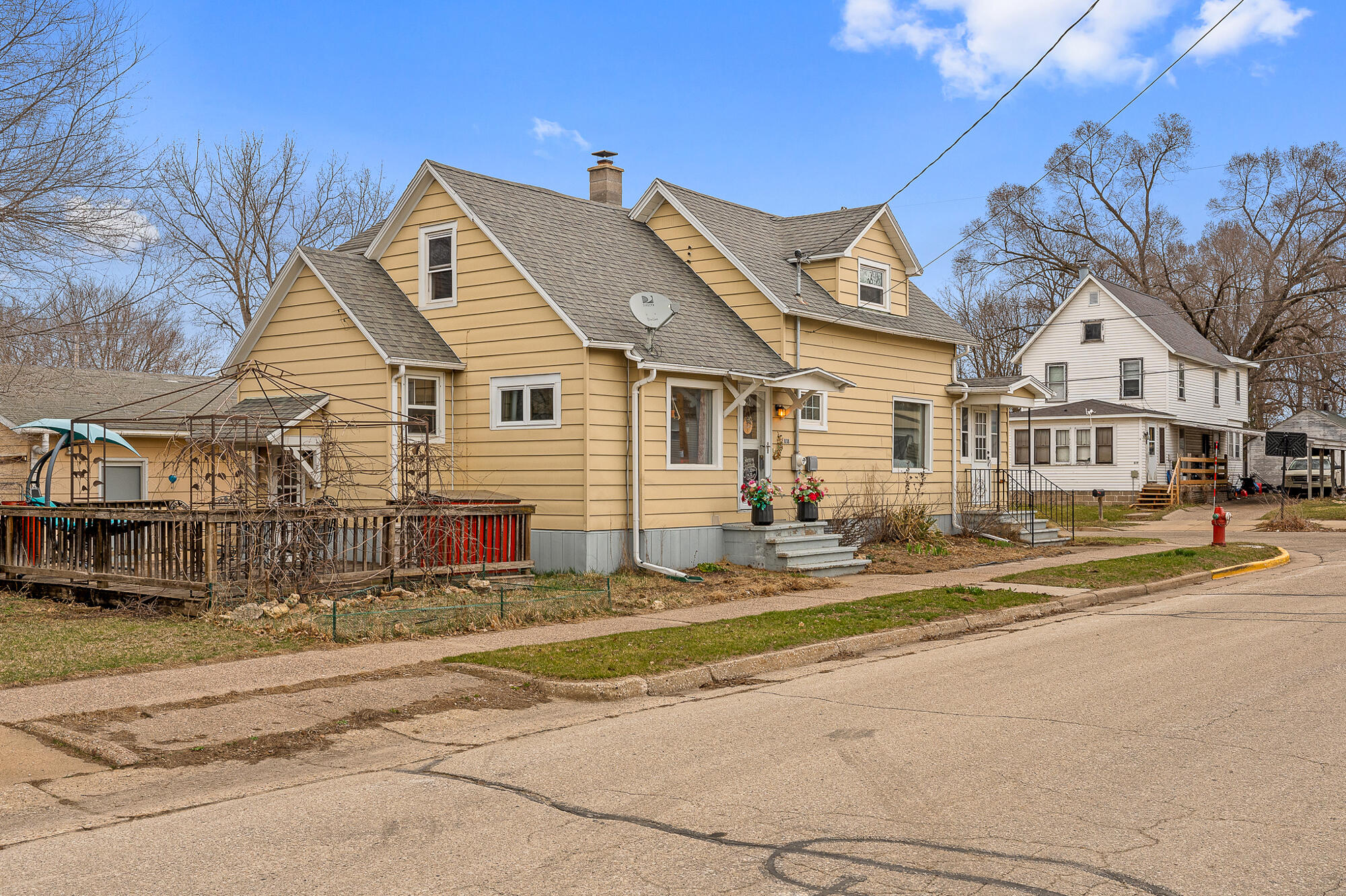 818 Long Court Sparta, WI 54656 - Photo 2 of 26 818 Long Ct
