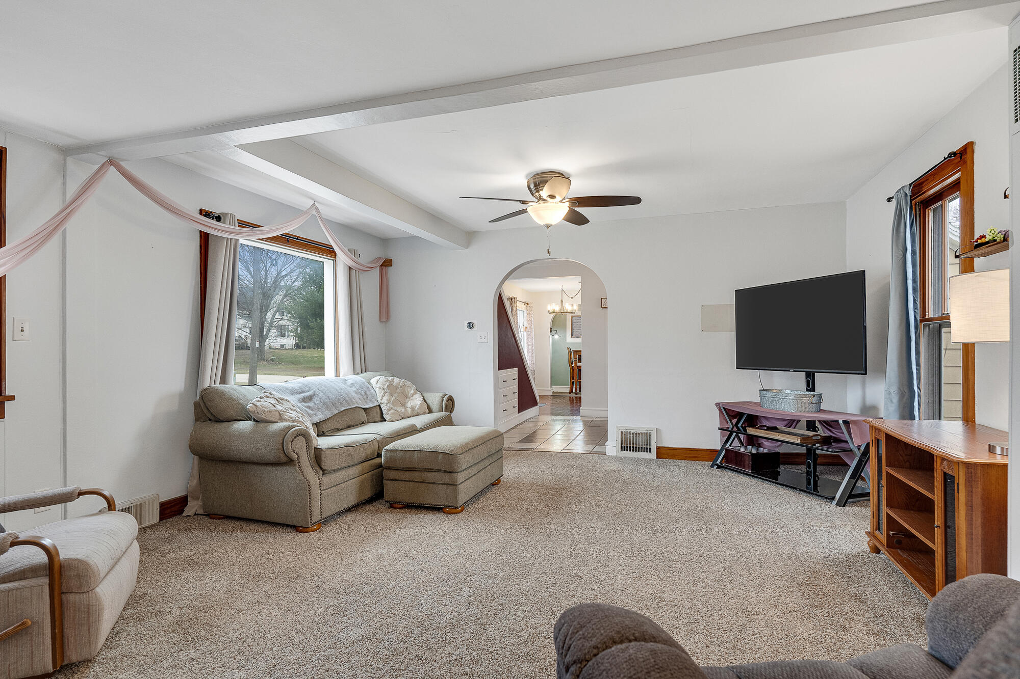 818 Long Court Sparta, WI 54656 - Photo 6 of 26 living room