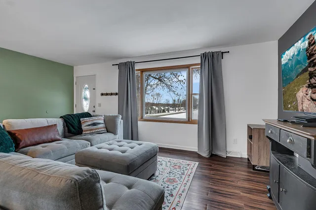 $274,900 | 630 Centre Street, Sauk Centre, MN 56378